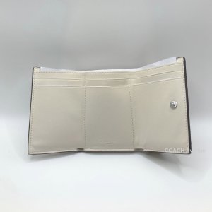 画像4: コーチ COACH CU473 エッセンシャル ミニ トライフォールド ウォレット ストロベリー プリント 三つ折り 折りたたみ財布 正規店商品 送料無料